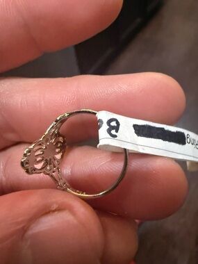 Delicate Filigree Gold-Tone Women's Ring